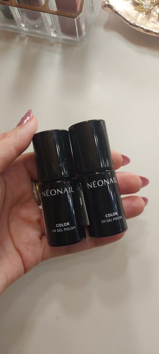 Nowe lakiery hybrydowe neonail