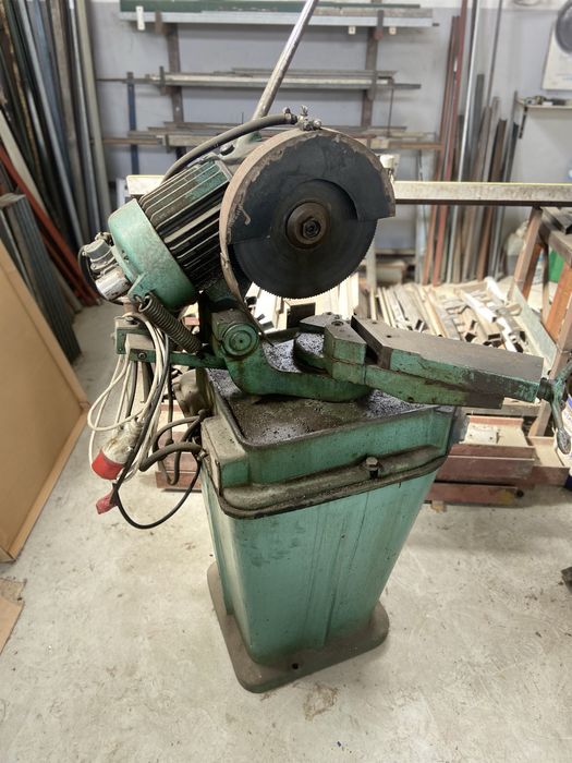 Maquina de cortar ferro