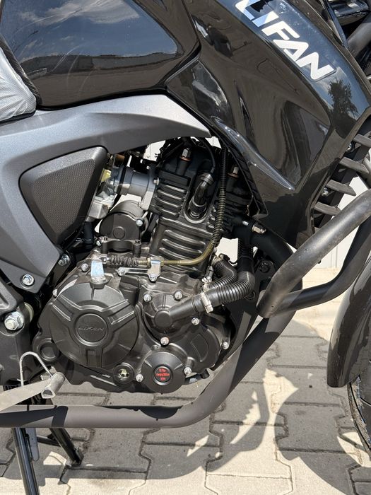 Мотоцикл  Lifan kp200