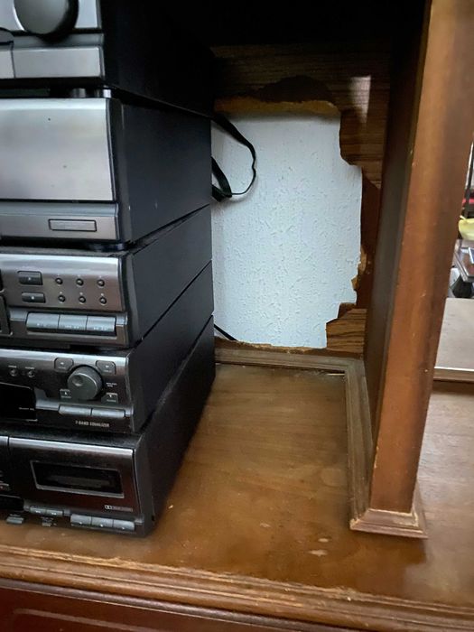 Movél de madeira mogno. Antiguidade/Vitrina/Louceiro/Garrafeiro