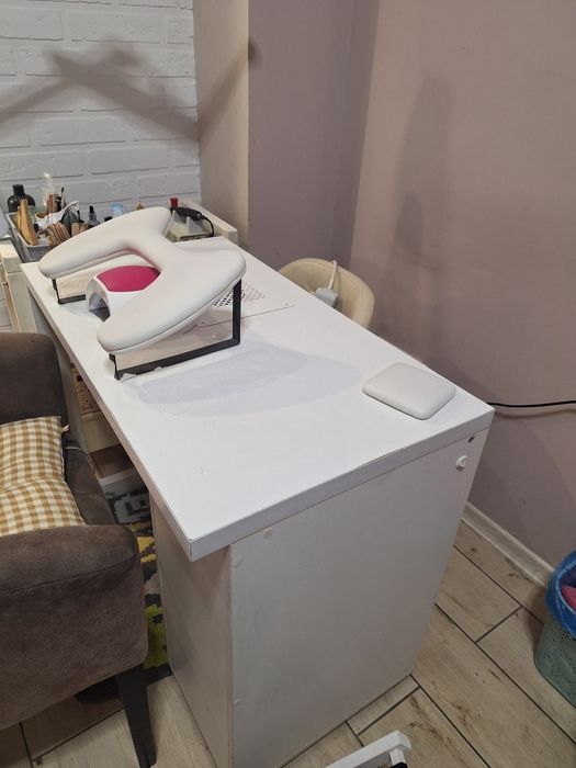 Стіл манікюрний ,стіл з шухлядами