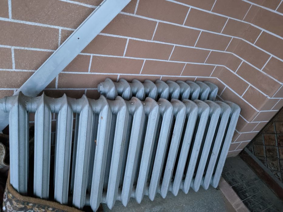 Grzejnik żeliwny żeberkowy