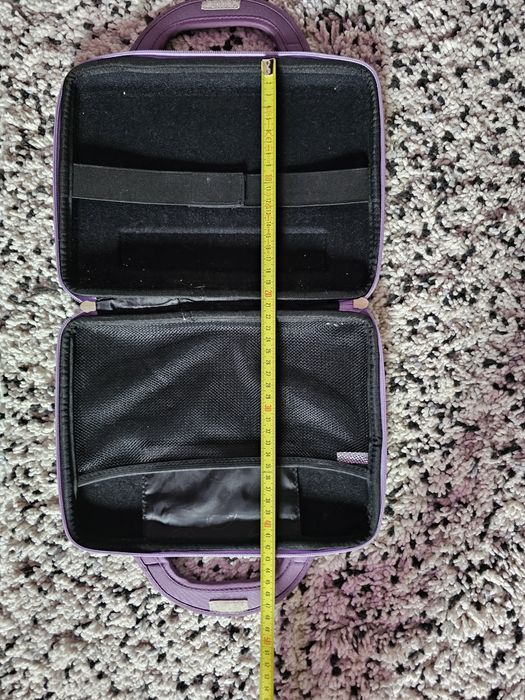 Vende-se bolsa para tablet ou portátil.