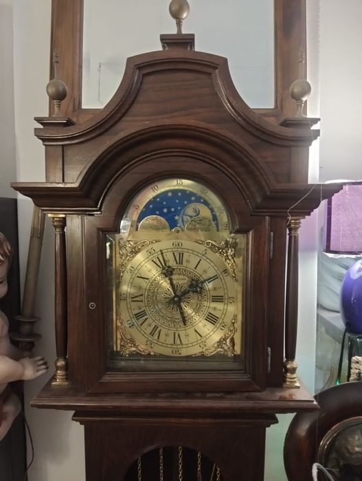 RELÓGIO Pé alto da marca Portuguesa REGULADORA com música Avé Maria