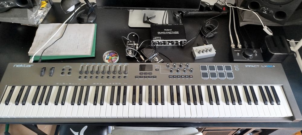 Teclado midi Nektar Impact lx88+