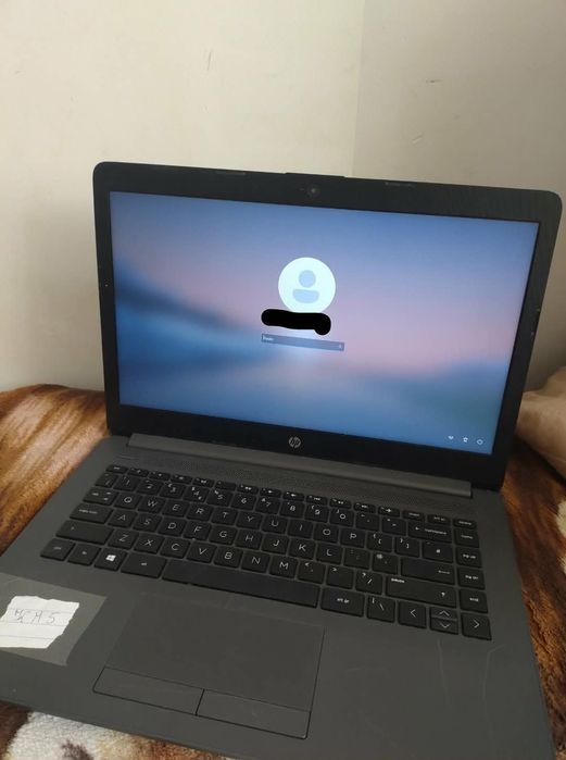 Laptop HP 240 G7