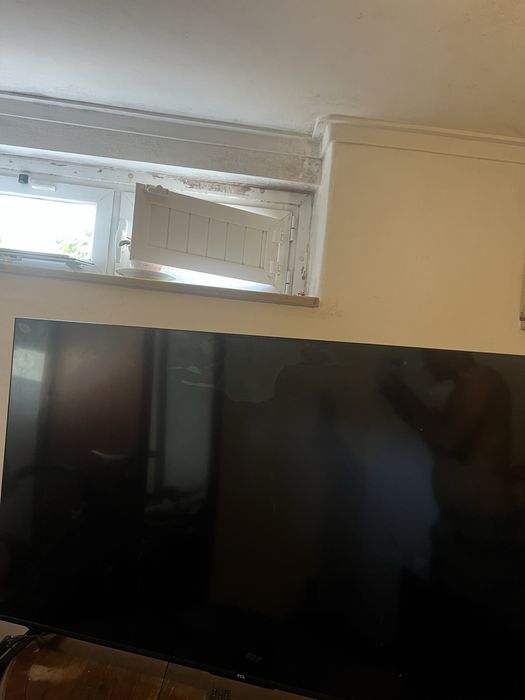TV CTL 55” – Ecrã Quebrado – Com Comando 15