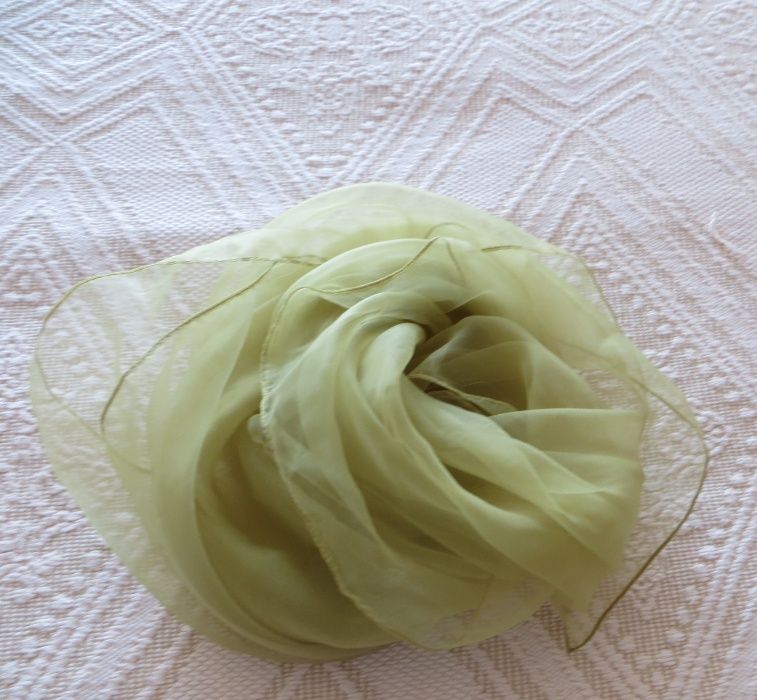Green scarf, plain, size 75 x 75 cm, excellent condition – like new64738532115841123