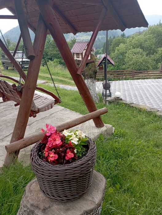 Будинок відпочинку і ЧАН з видом на гори