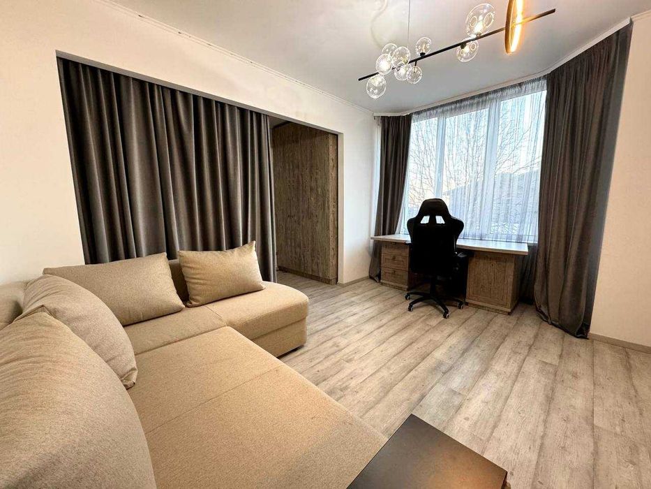 Котедж  з власним гаражем  Петра Полтави центр   300000