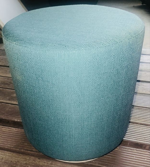 Banquetas verde agua e cinzenta