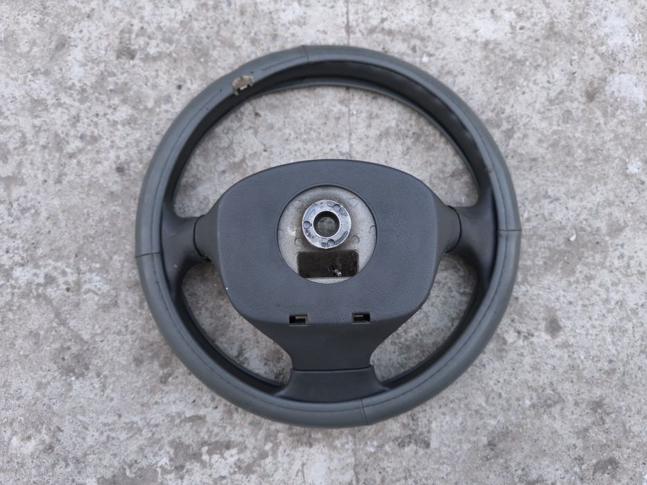 Продам руль на hyundai santa fe 1