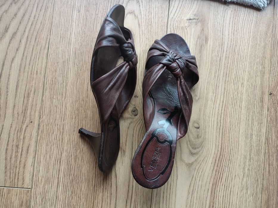 Klapki damskie na lato .