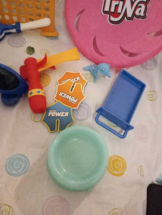 Lote de brinquedos aleatórios