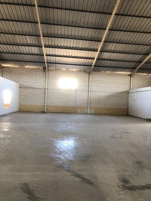 Arrenda-se Armazém Monforte