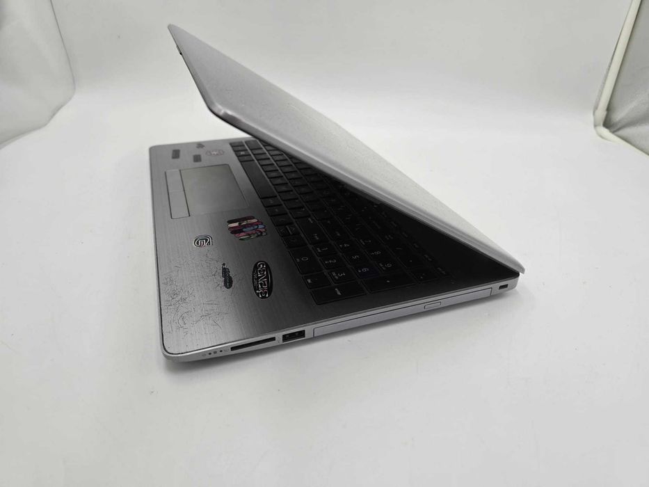 Laptop HP 255 G8 15,6" AMD Ryzen 5 8 GB / 256 GB Ład