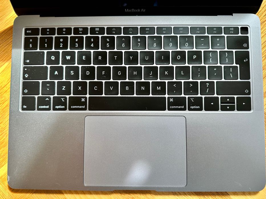 MacBook Air 13 cali 2019 r. A1932 8GB/256GB Space Gray