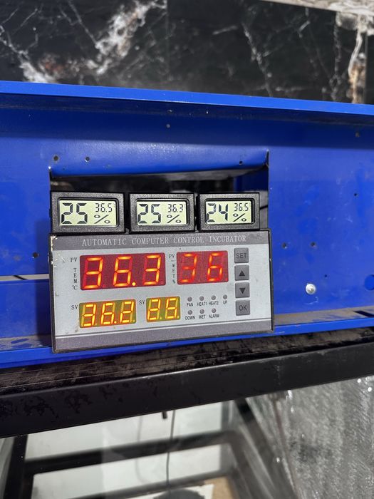 Продам автоматичний інкубатор