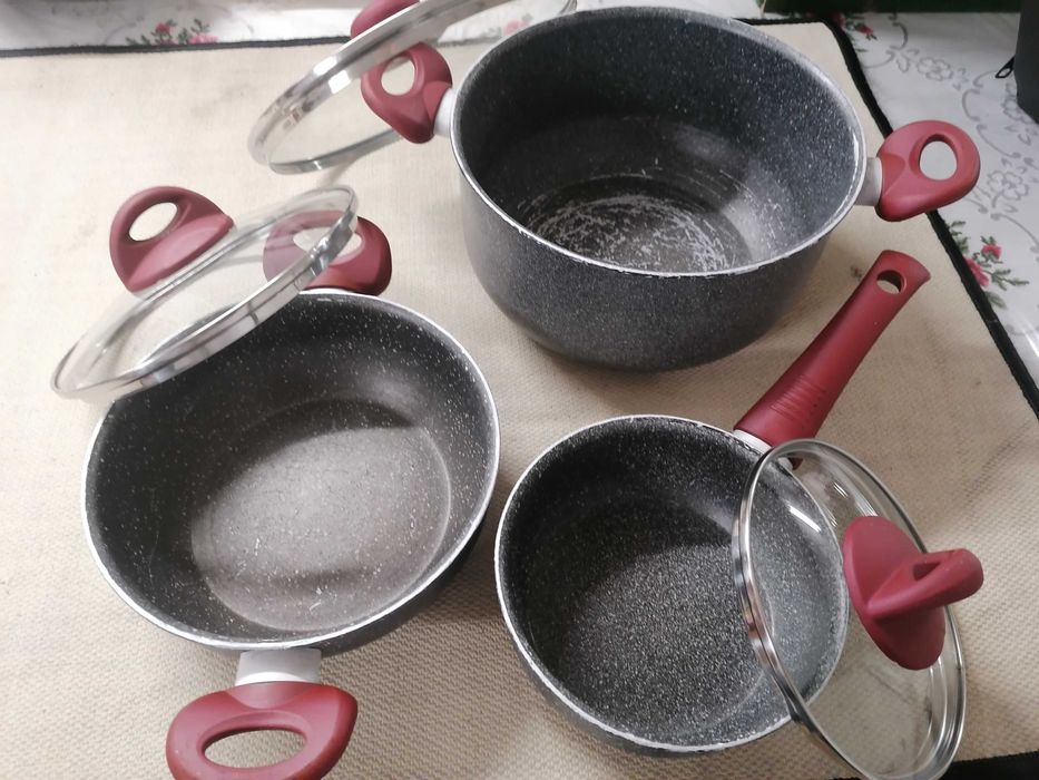 Panela + tacho + tachinho, tudo por 10€