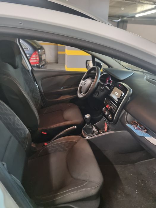Renault Clio vendo com urgencia ate 20 Novembro