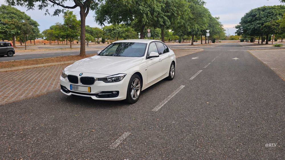 BMW 318d Sport Line Automático | Histórico BMW foto 2