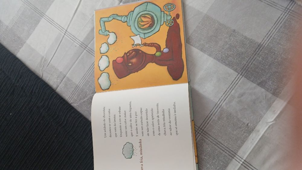 Livro Poemas Pequeninos para Meninas e Meninos
de Carla Pott e Luís Infante