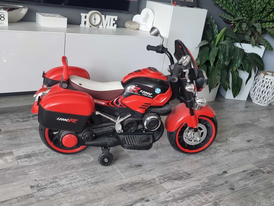 Motorek na akumulator