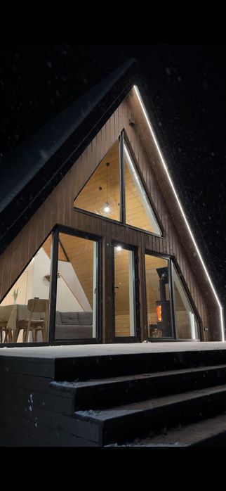 A-frame з чаном джакузі, Тустань