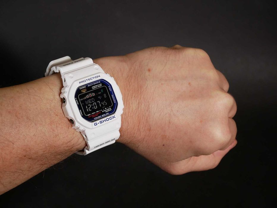 Casio GWX-5600C-7 White G-Shоck G-LIDE™ Solar Atоmic Radiо Control Tide Graph Moon Phase