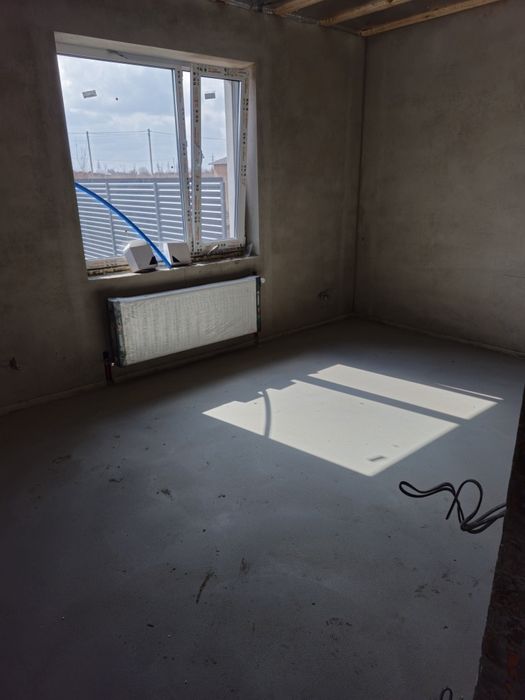 Будинок, дуплекс під чистовий ремонт із всіма комунікаціями