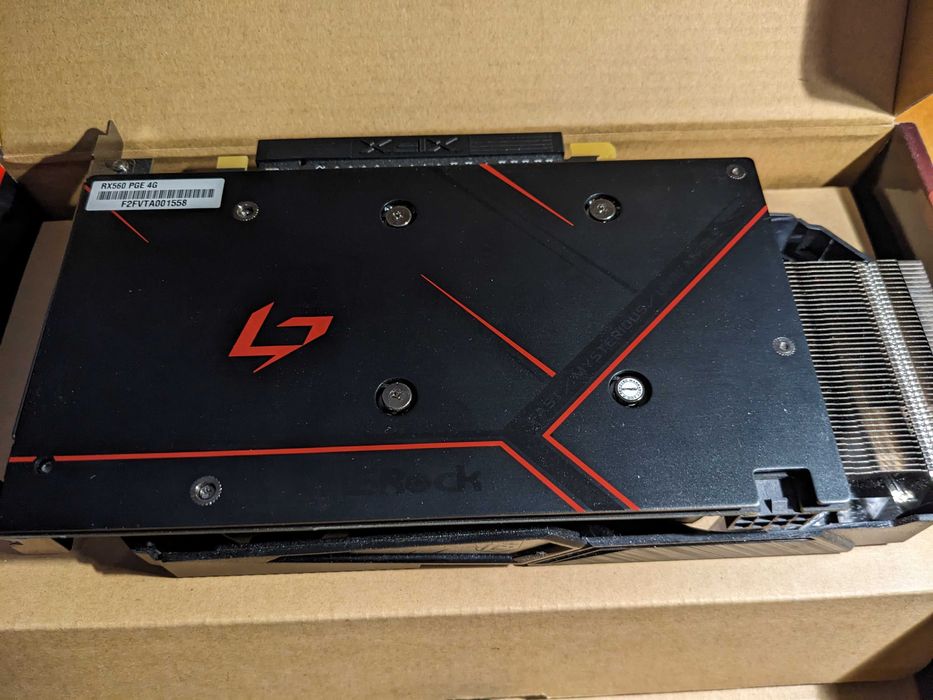 Karta graficzna Radeon RX 560, 4GB +przejściówka 6/8 pin do zasilacza
