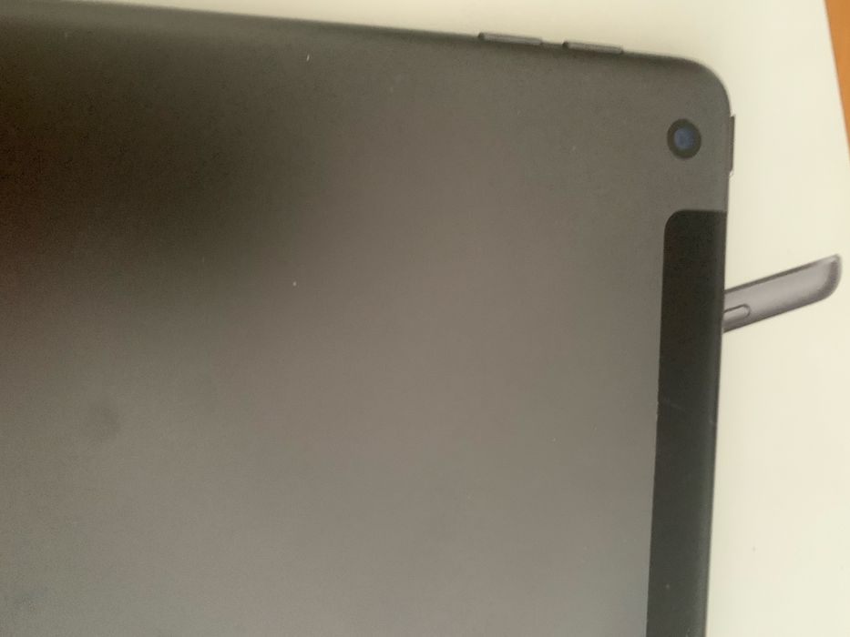 iPad 7ª Geração 128GB – Wi-Fi + 4G