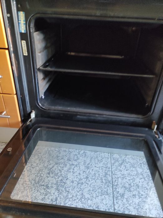 Forno cozinha ,em inox na parte frontal