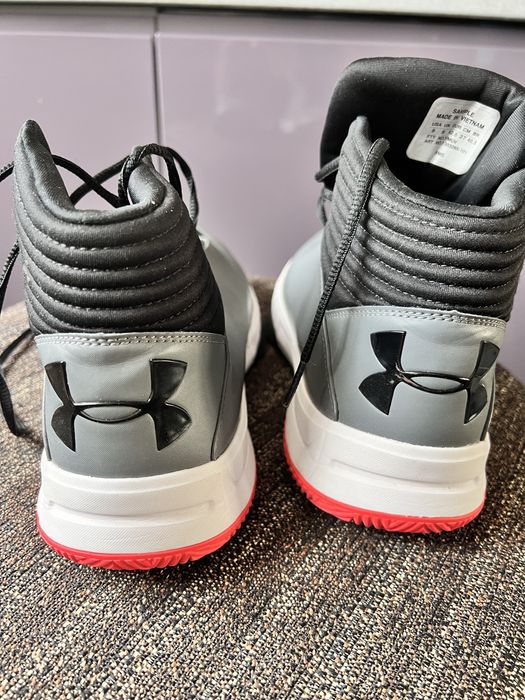 Buty Under Armour r. 42,5 do koszykówki