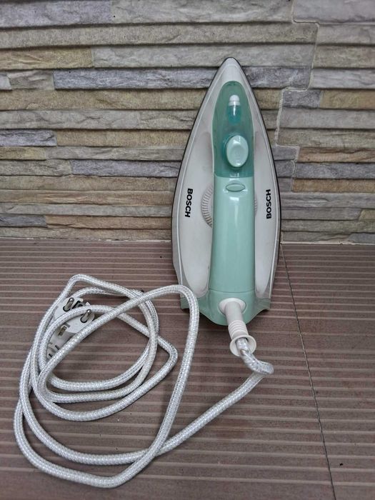 Vende-se Ferro de Engomar Bosch Novo