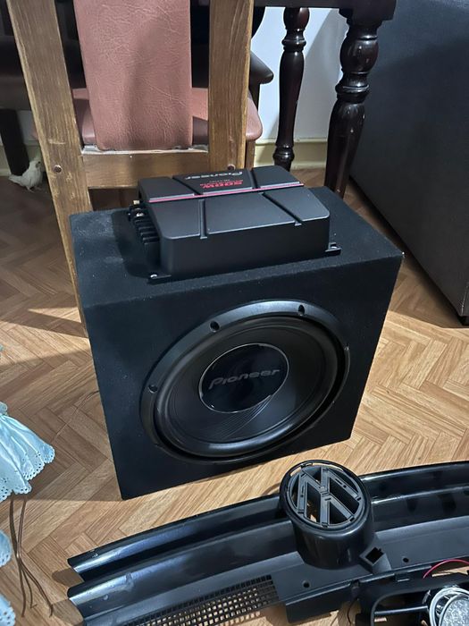 Vendo como novo subofer com amplificador novo