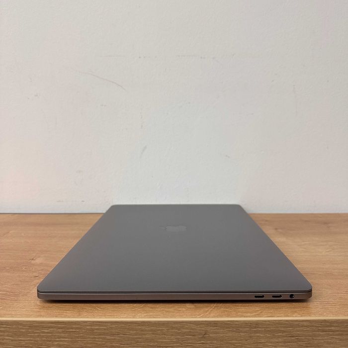 MacBook Pro 15 2017 { i7 | 16gb |256 ssd|AMD 555-2gb}Гарантія. 60677SV