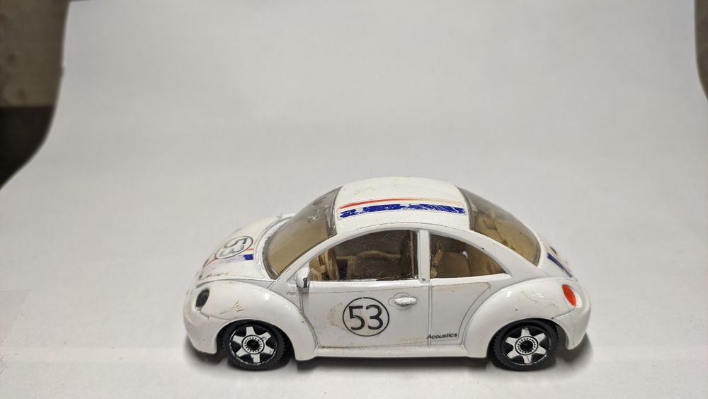 Машинка модель Volkswagen Beetle Herbie 53 Bburago 1/43 made in
