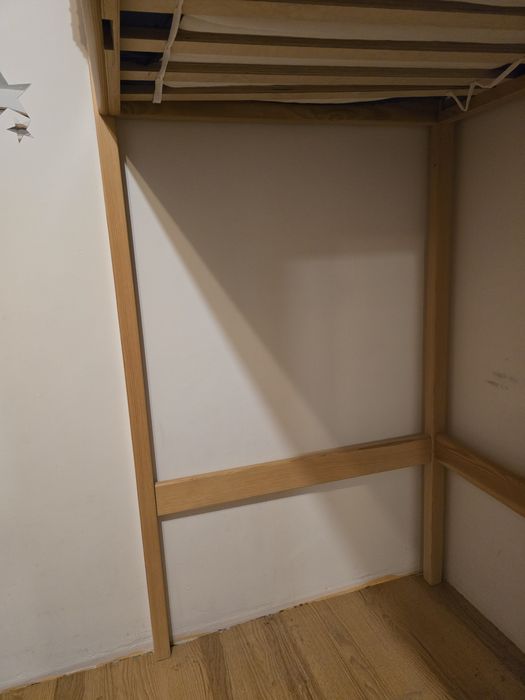 Łóżko drewniane na antresoli 100×200