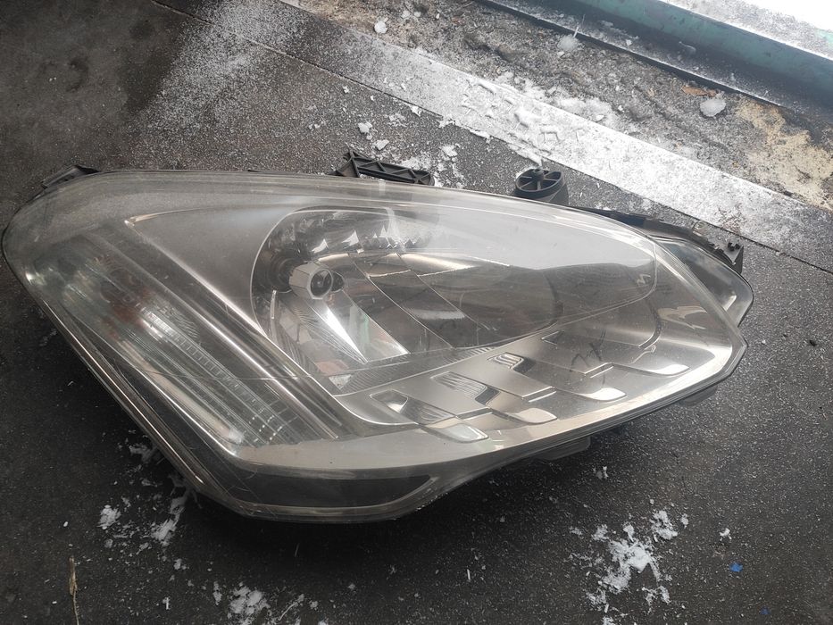 Фара передня права берлінго б9 2013р