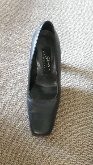 Женские туфли очень хорошего качества