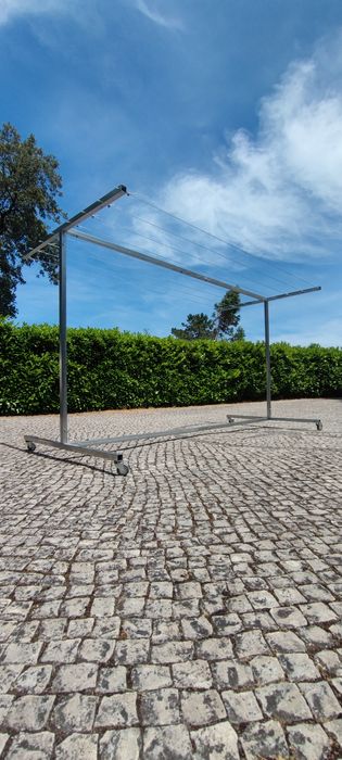 Estendal com rodas desmontável