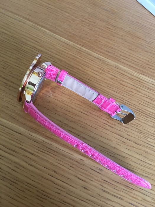 Relógio da Hello Kitty com brilhantes