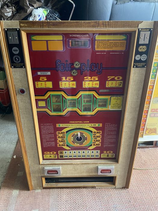 Stary barowy automat