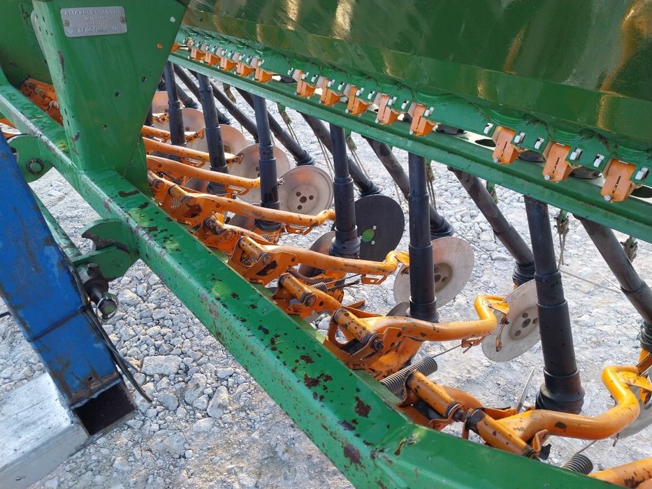 Siewnik zbożowy Amazone D8 30 Special talerzowy d7 3 m