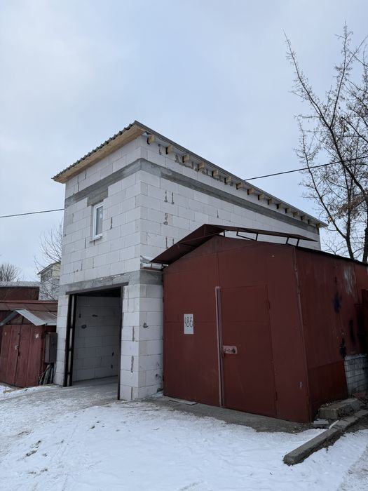 Продаю гараж двоповерховий в кооперативі Дачний 2 по вул. Черемшини