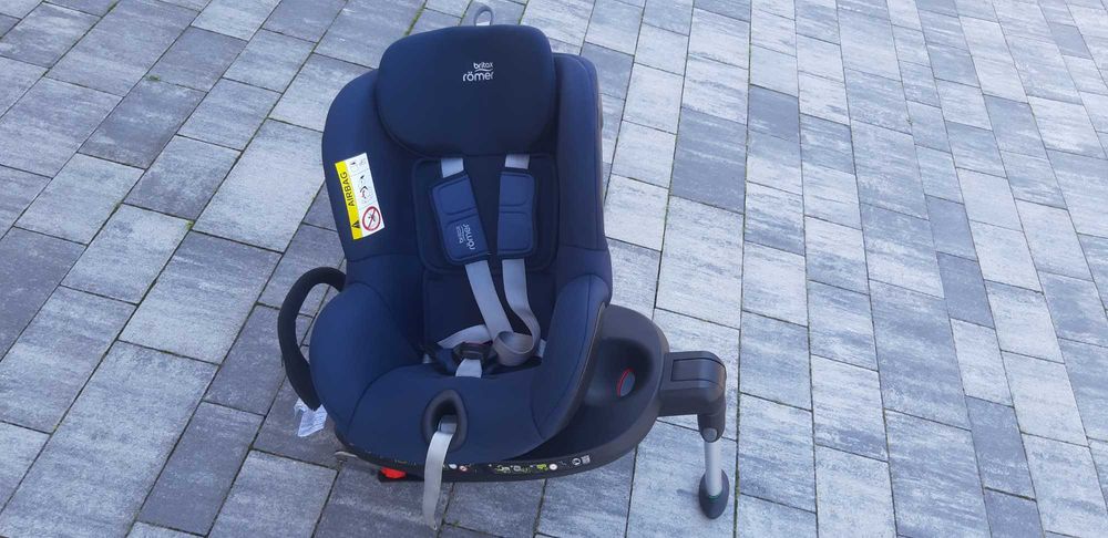 Fotelik samochodowy Britax Roomer Dualfix  2 R obrotowy ISOFIX