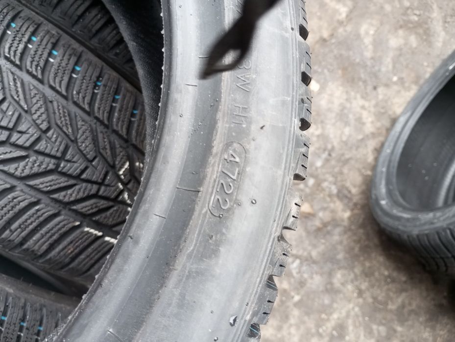 Sprzedam nowe opony zdjęte z nowego samochodu 225/40 r18 Hankook