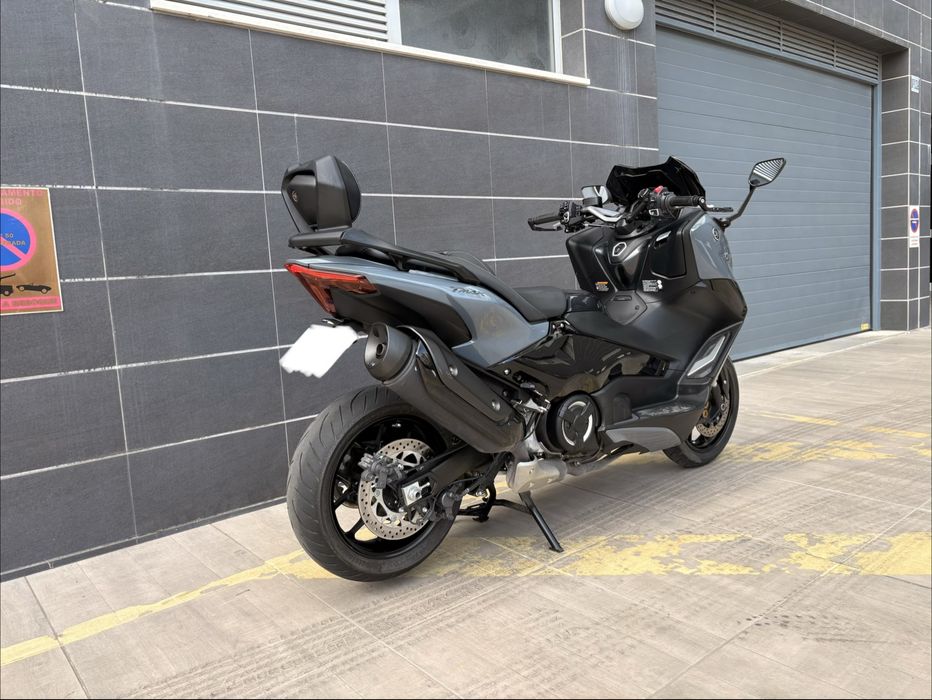 Tmax 560 Tech Max