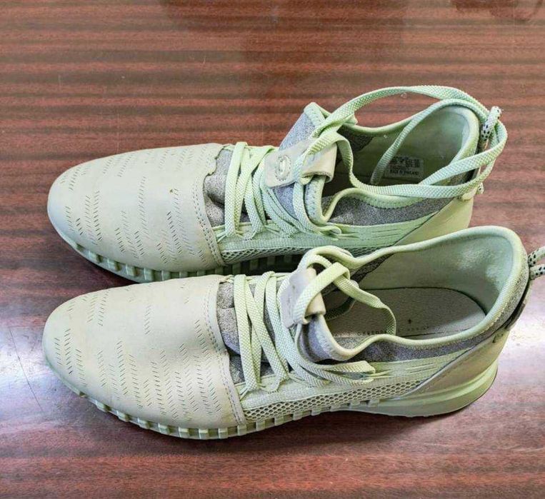 Жіночі кросівки ECCO